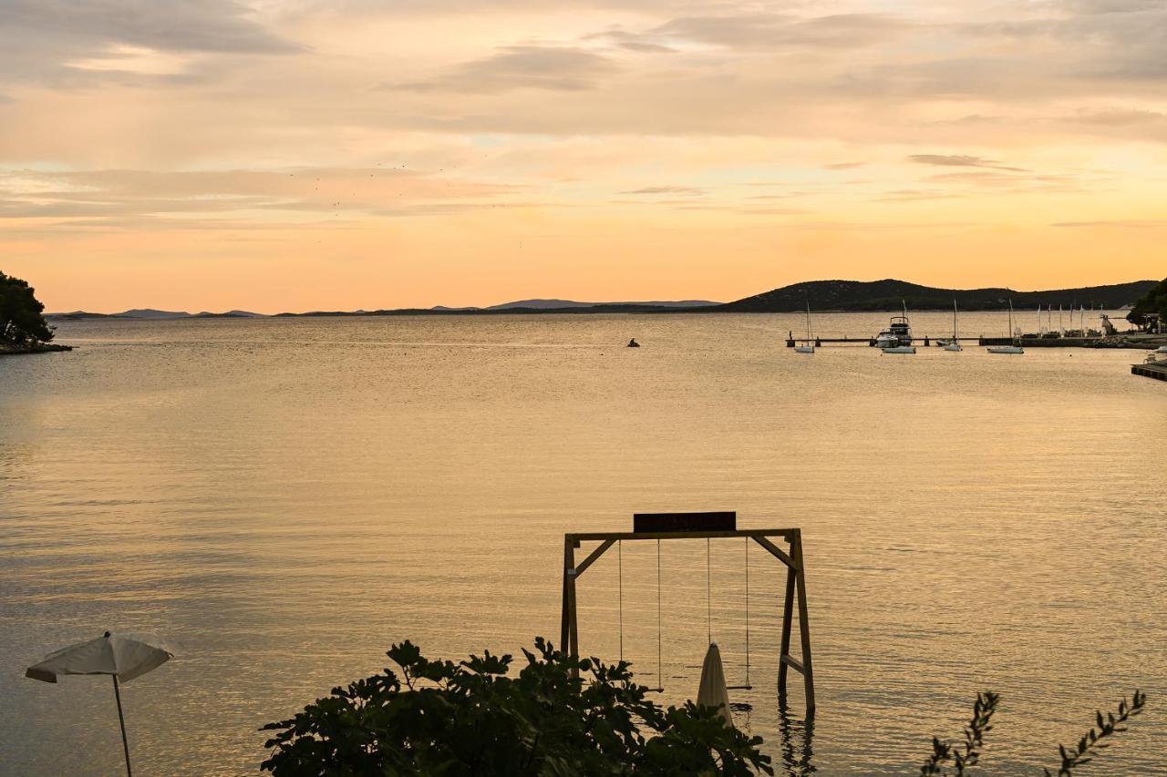 Crvena Luka Resort Biograd Na Moru Eksteriør billede